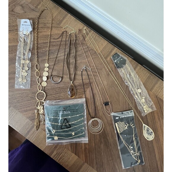 Lot of 10 Gold-Tone Necklaces – Mixed Styles – Costume Jewelry New & Preowned - Picture 1 of 12